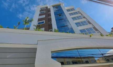 Cobertura Duplex com 3 quartos 2 suítes 2 vagas, coração da Trindade, Florianópolis SC