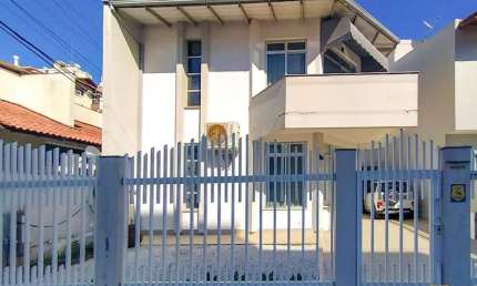 Casa com 3 quartos à venda na Rua General Estilac Leal, 139, Coqueiros, Florianópolis