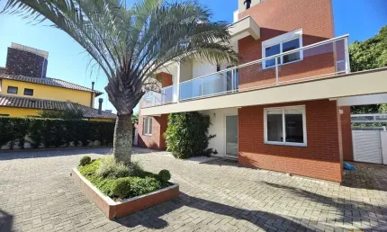 Casa com  3 quartos sendo uma suite, 160m² a venda no Campeche-Financiável