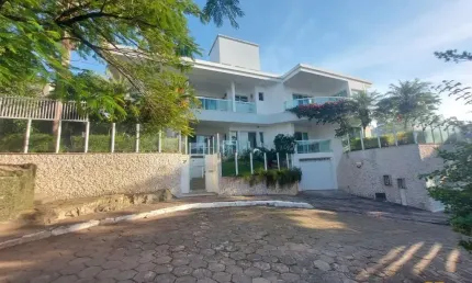 Prédio residencial em Canasvieiras, Beco dos Milionários.