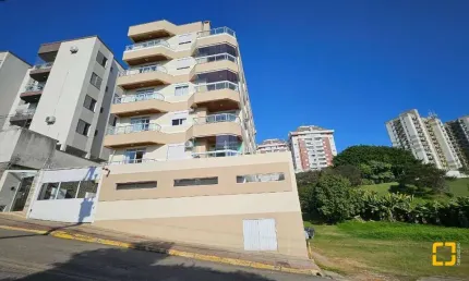 Apartamento de 2 quartos com amplo terraço à venda no Estreito