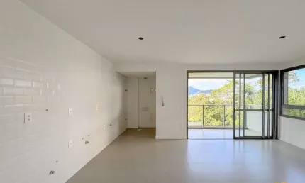 Apartamento - 3 dormitórios - 2 vagas - 1 Hobby box - Cacupé - Florianópolis / SC