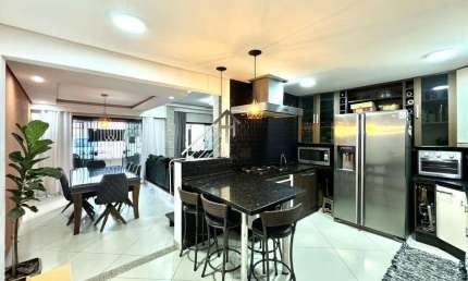 Casa para Venda em Curitiba, Alto Boqueirão, 3 dormitórios, 1 suíte, 2 banheiros, 2 vagas