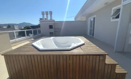 Cobertura à venda a 350 mt do mar praia ingleses financiável