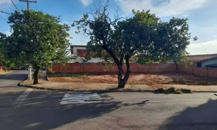 Terreno à venda na Rua Nazir Cury, Jardim Marajoara, Pederneiras