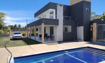 Casa de praia com piscina, 03 suítes, em Paripueira, condomínio fechado