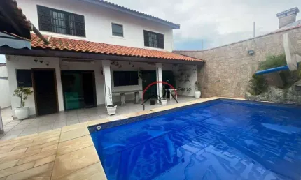 Sobrado com 4 dormitórios à venda, 250 m² por R$ 1.200.000,00 - Balneário Stella Maris - Peruíbe/SP