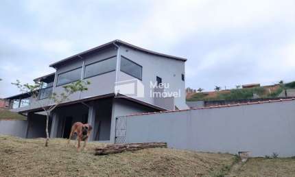 Chácara 4.000 m² - 4 dormitorios  - sendo 1 suíte - Costinha.