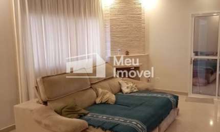 Casa com 4 Quartos e 1 banheiro à Venda, em Vila das Flores
