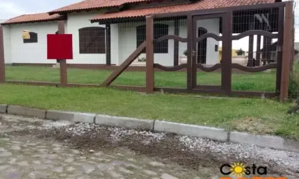 Casa com 2 quartos à venda na Zona Nova, Tramandaí 