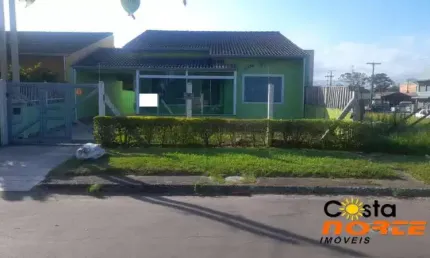 Casa em Bairro de Moradores e Comércios em Tramandaí