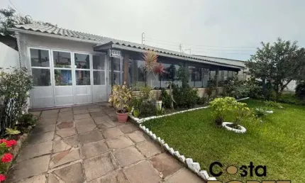 Casa  Mobiliada Junto a Av da Plataforma de Tramandaí