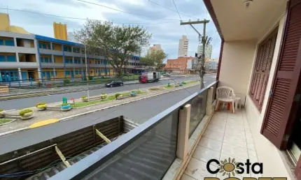 Apartamento na Av da Igreja com Box e Sacada Fechada