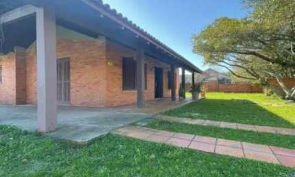 Casa com 2 terrenos Próximo da Plataforma de Tramandaí