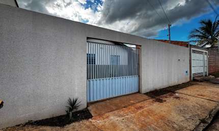 Casa Térrea  no NOVA LIMA - 2 Quartos + Varanda nos Fundos