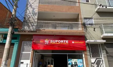 Casa com 3 quartos para alugar na Rua Jambeiro, Vila Viana, Barueri