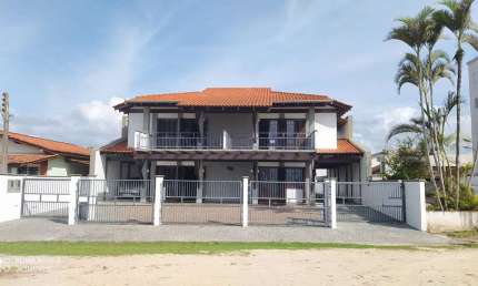 MAGNÍFICO SOBRADO DE FRENTE PARA O MAR, A VENDA NO BALN. UIRAPURU/ITAPOÁ-SC