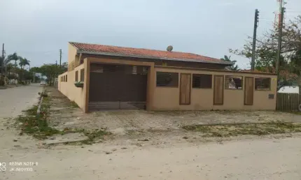 BELÍSSIMA CASA COM PISCINA E PRÓXIMA AO MAR,A VENDA NO BALN.BRASÍLIA/ITAPOÁ