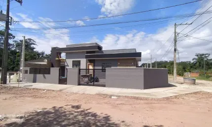 BELÍSSIMA CASA NOVA DE ESQUINA,COM PISCINA,A VENDA NO BALNEÁRIO ITAPOÁ