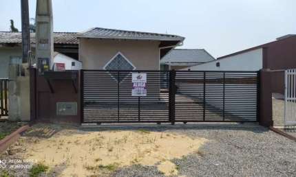 CASA COM PISCINA PARA LOCAÇÃO PÔR DIÁRIA, NO BALNEÁRIO MARILUZ/ ITAPOÁ-SC