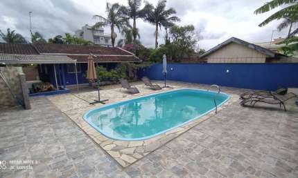 ÓTIMA CASA COM PISCINA E PRÓXIMA DO MAR PARA LOCAÇÃO PÔR DIÁRIA, EM ITAPOÁ