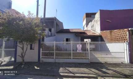 CASA NO CENTRO E PRÓXIMA DO MAR, PARA LOCAÇÃO PÔR DIÁRIA, EM ITAPOÁ-SC