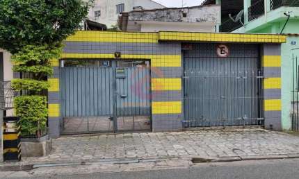Casa Térrea para Venda em Guarulhos, Vila Galvão, 2 dormitórios, 2 banheiros, 4 vagas