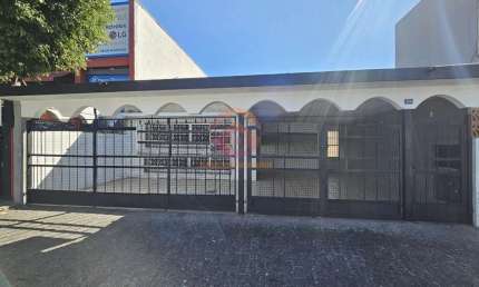 Casa Térrea para Venda em Guarulhos, Jardim Santa Mena, 3 dormitórios, 1 suíte, 2 banheiros, 4 vagas