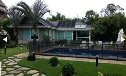 Sobrado em condomínio a venda | 573m² | 5 suítes | 4 vagas | Suíça da Cantareira - Mairiporã/SP
