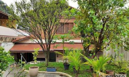 Sobrado à venda | 300m² | 4 dormitórios | 2 suítes | 8 vagas - Tremembé - São Paulo/SP