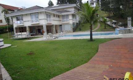 Sobrado em condomínio fechado | 650m² | 4 suítes | 8 vagas - Serra da Cantareira - Mairiporã/SP