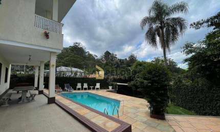 Sobrado a venda | 900m² | 3 suítes | closet | piscina | 4 vagas | Tremembé - São Paulo/SP