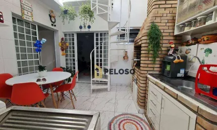 Sobrado à venda | 155m² | 4 dormitórios | 3 suítes | 3 vagas | churrasqueira | jardim floresta/sp.