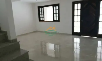 Sobrado com 3 dormitórios para alugar, 240 m² por R$ 3.800/mês mais taxas - Boqueirão - Curitiba/PR