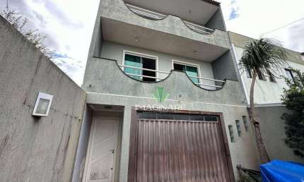 Sobrado com 1 Suíte + 3 Quartos à venda, 208 m² por R$ 980.000 - Pioneiros Catarinenses - Cascavel/PR