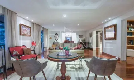 Apartamento à venda em local nobre no bairro tatuapé! 320 m²