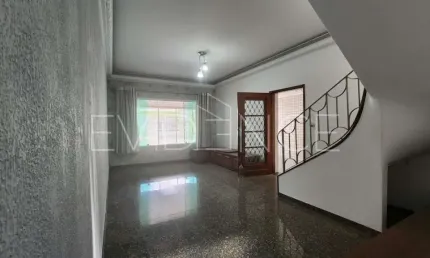 Sobrado à venda na mooca com 3 dormitórios e 3 vagas de garagem.