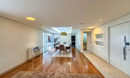 Apartamento mobiliado à venda no Tatuapé com Varanda Gourmet e 178 m² de área útil