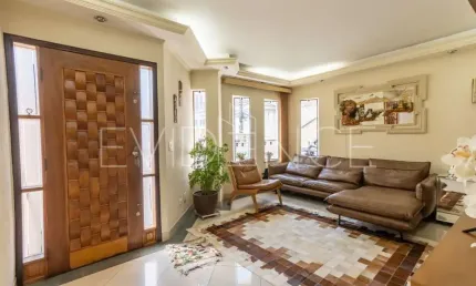 Casa à venda de 142 m² com piscina e 2 vagas na Mooca