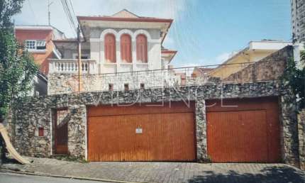ALUGA-SE SOBRADO  com 3 dormitórios, banheiros 2 vagas na Mooca
