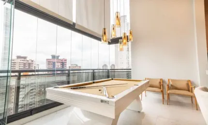 Apartamento à venda no Tatuapé com pé direito duplo, 176 m² com varanda gourmet e vista privilegiada