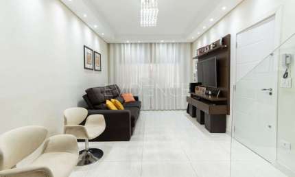 Sobrado à venda com 190 m² com 4 dormitórios, 2 vagas e área gourmet com churrasqueira