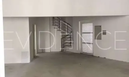 Loja com Mezanino para Locação - 110 m² em Condomínio de Alto Padrão