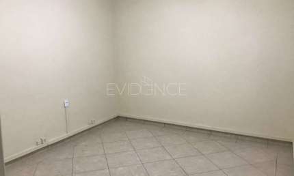 Sobrado comercial para locação na Vila Gomes Cardim - 4 salas, 2 banheiros, 140m²