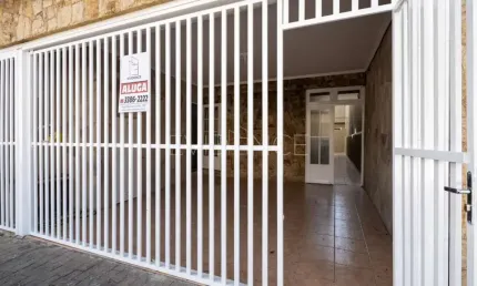 Casa com 3 quartos para alugar na Rua Antônio Camardo, 361, Tatuapé, São Paulo