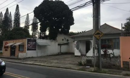Amplo terreno com boa viabilidade construtiva no coração do João Paulo