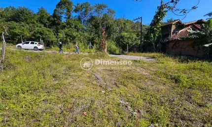 Terreno com viabilidade tanto comercial quanto residencial na rod sc401.