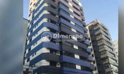 Apartamento no centro com 274,85m2 de área Privativa