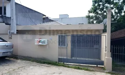 Casa transformada em 5 kitnets na trindade em florianópolis