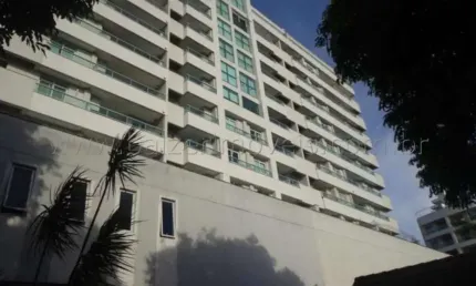 Apartamento garden com linda vista para a baía norte em localização exclusiva